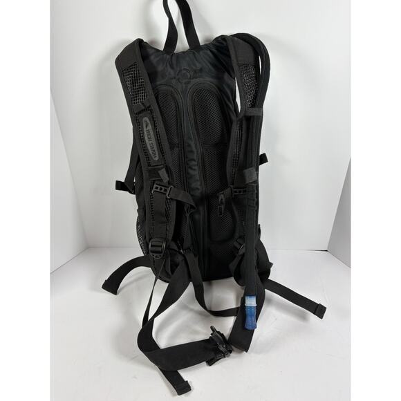 WWE High Sierra Hydration Backpack Black Water Bladder Hiking Pack main image 5